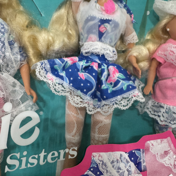 Barbie Doll Sharin’ Sisters Set