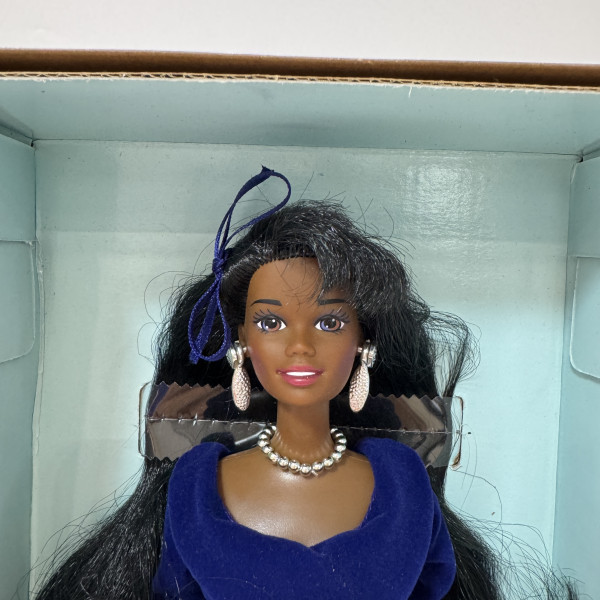 Doll Winter Velvet Barbie – 1995 Avon Exclusive