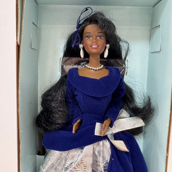 Doll Winter Velvet Barbie – 1995 Avon Exclusive