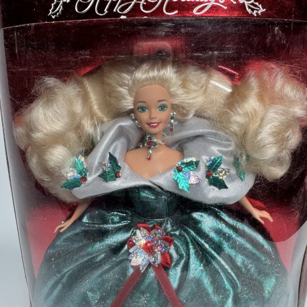 Barbie Doll Holiday 1995 Barbie Doll Holiday 1995