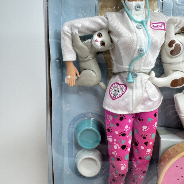 Doll Pet doctor Barbie Doll Pet doctor Barbie