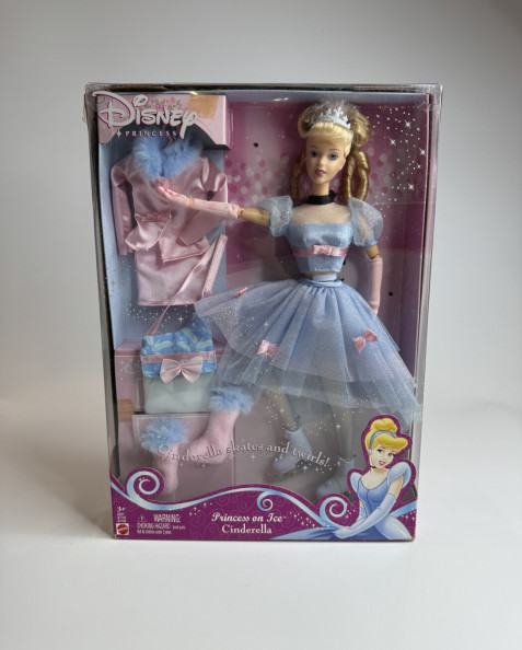 Лялька Barbie Попелюшка Cinderella on Ice