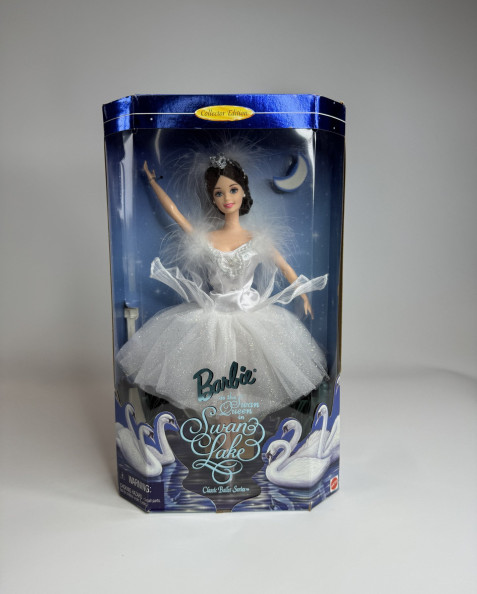 Лялька Лебедине озеро Barbie as the Swan Queen in Swan Lake