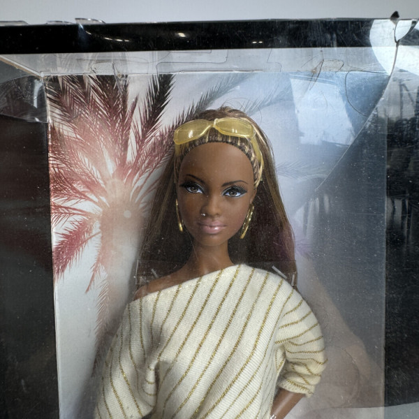 Лялька Barbie Look АА City Shopper