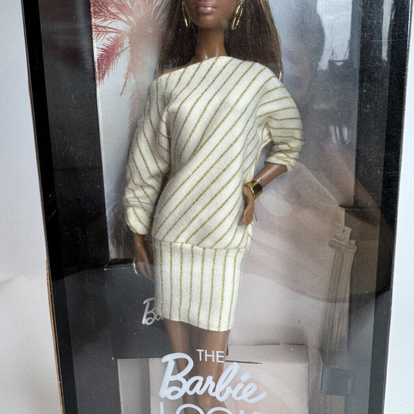 Лялька Barbie Look АА City Shopper