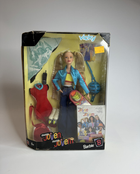Barbie Doll Vicky (Tori)
